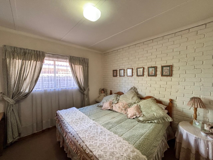 5 Bedroom Property for Sale in Heilige Akker North West